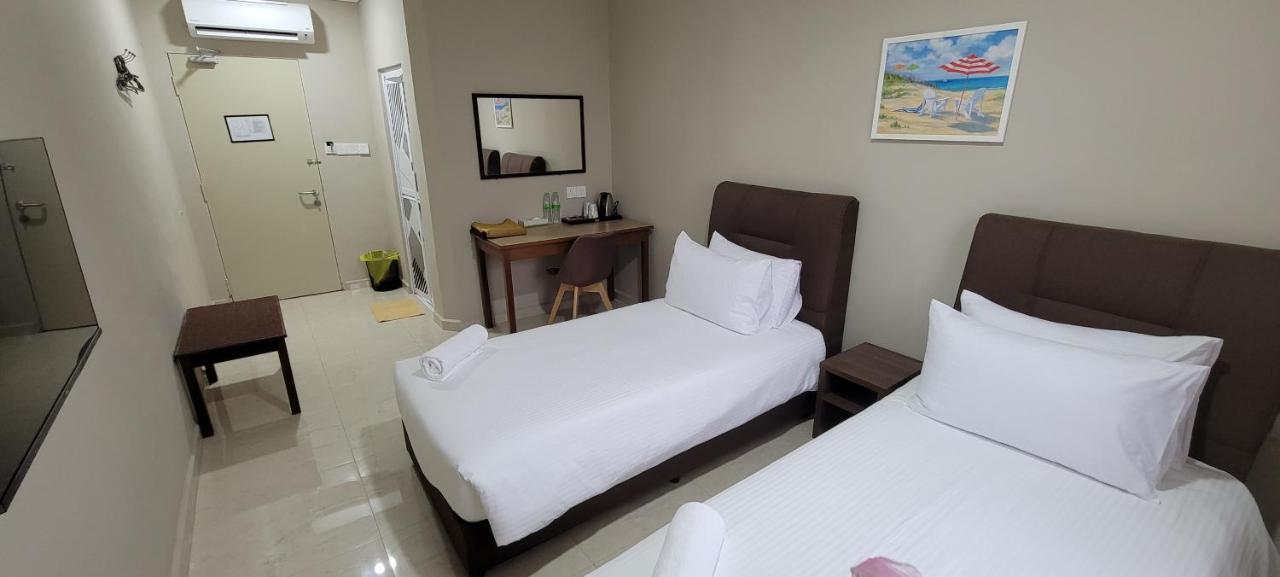Hotel Shafura 3 Chukai Buitenkant foto