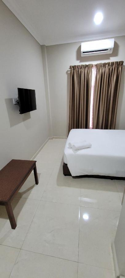 Hotel Shafura 3 Chukai Buitenkant foto